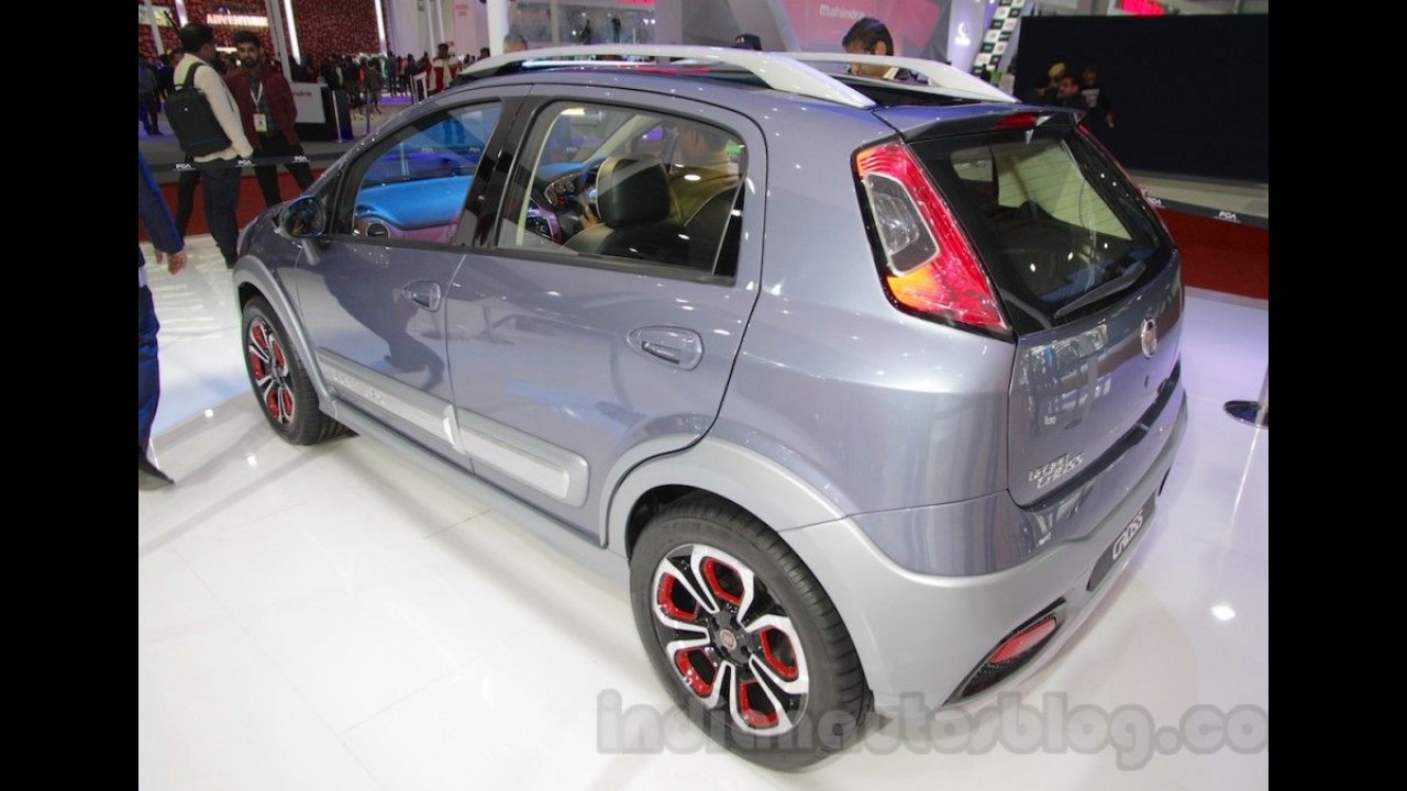Após versão pobre, Fiat Punto ganha variante "refinada" Urban Cross na Índia