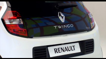 Nuova Renault Twingo, svelata con uno striptease 