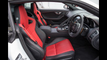 Jaguar F-Type Coupé R in pista