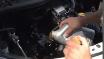 1. Idratare l’auto  