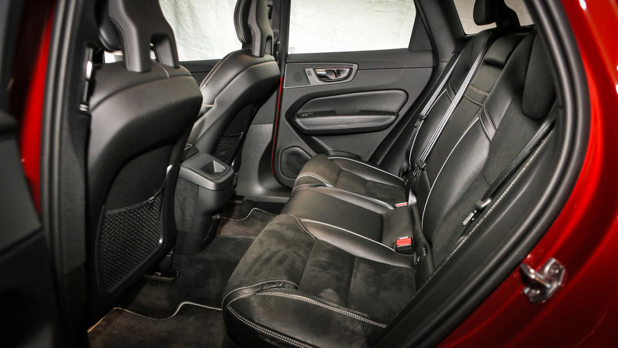 Audi Q5 x Volvo XC60