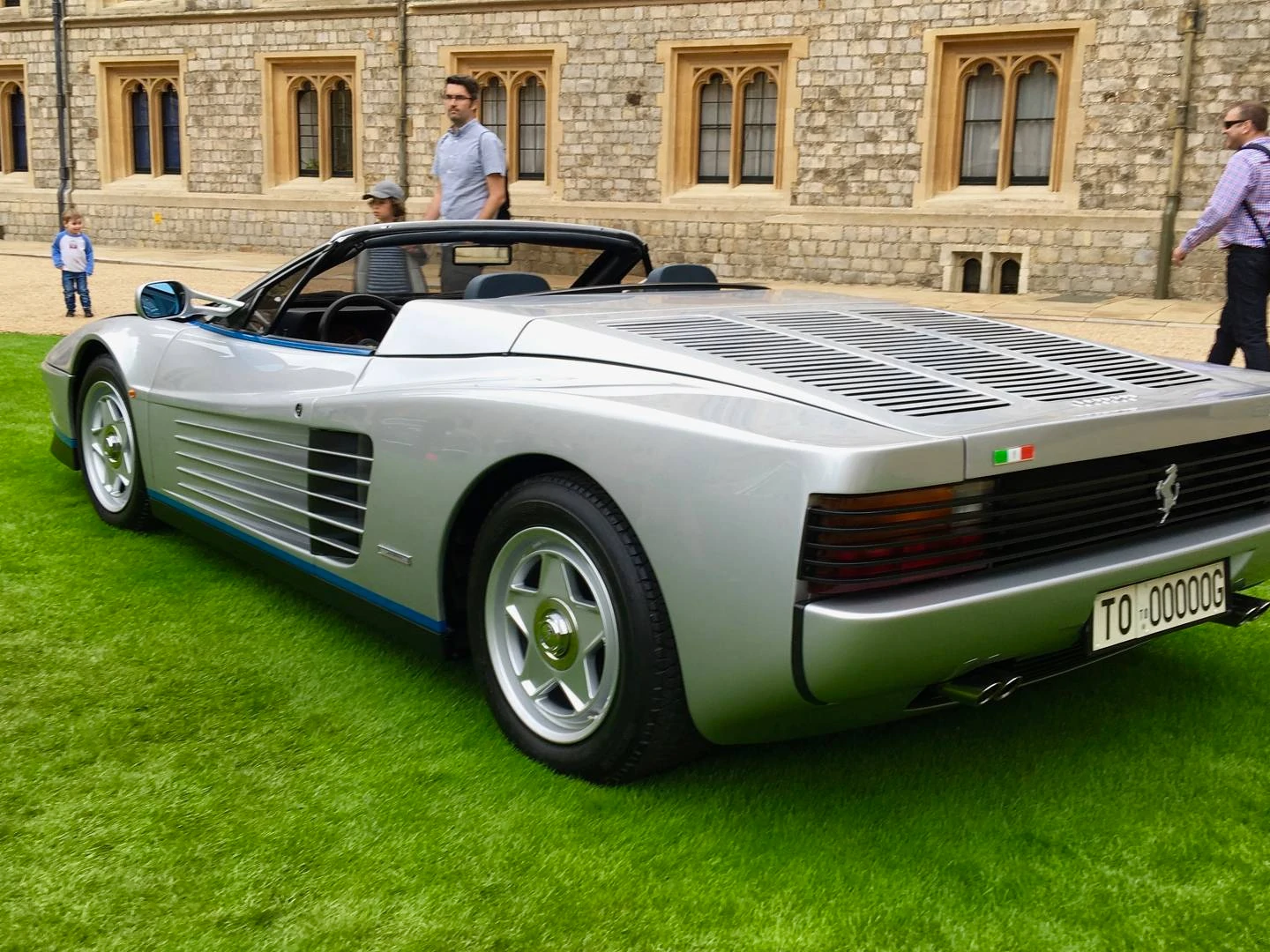 POCHER TESTAROSSA SPIDER 絶版品 箱ダメージ有り FERRARI TESTAROSSA SPIDER 1:8 by POCHER - YouTube