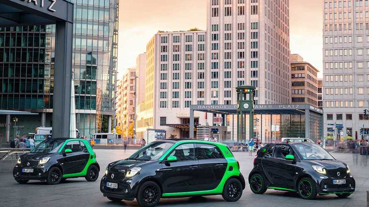 Daimler привезет в Россию новые smart electric drive