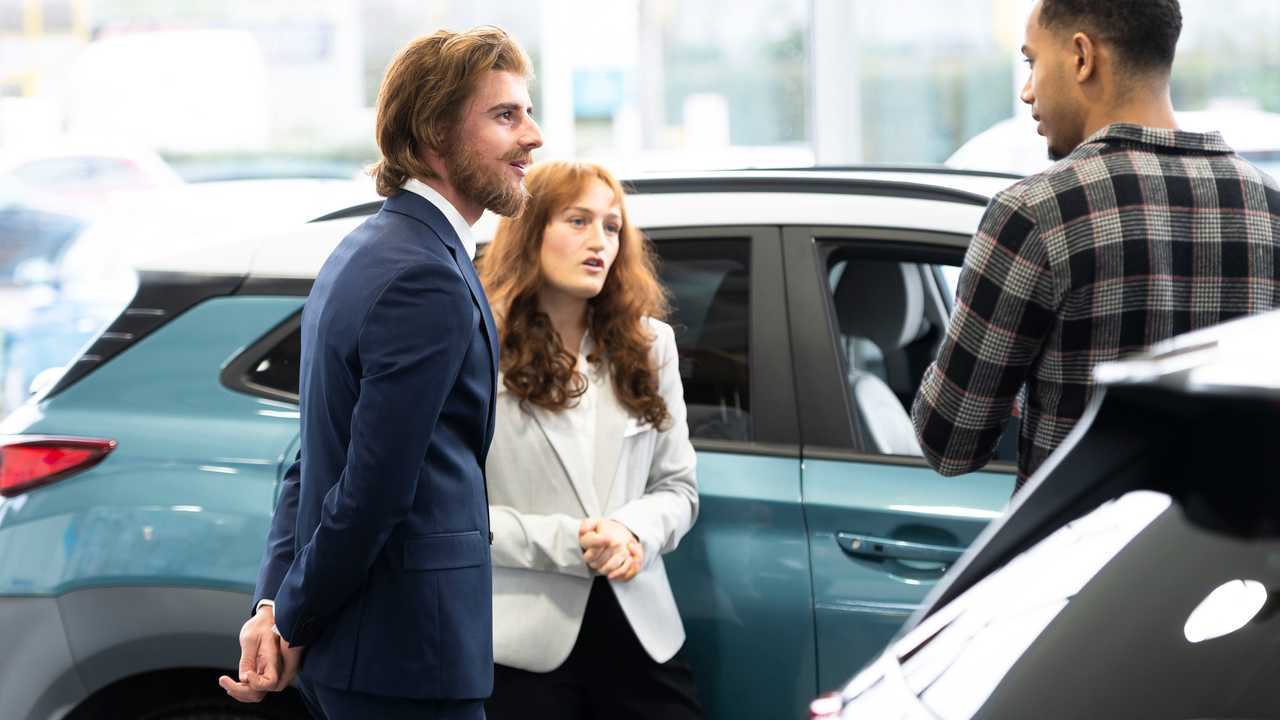 Chelsea FC stars go under cover as Hyundai salespeople