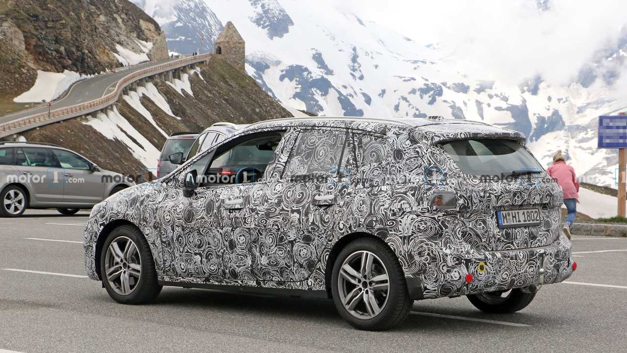 BMW 2er Active Tourer auf neuen Erlkönigbildern