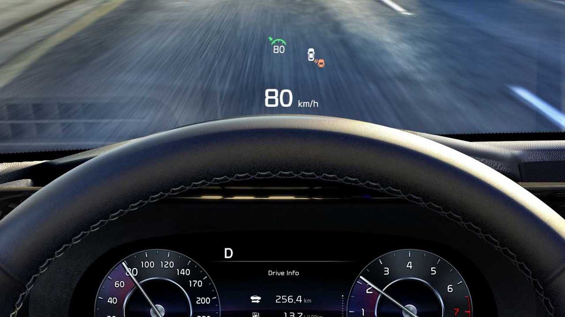 Первый российский тест Kia K5 (интерьер)