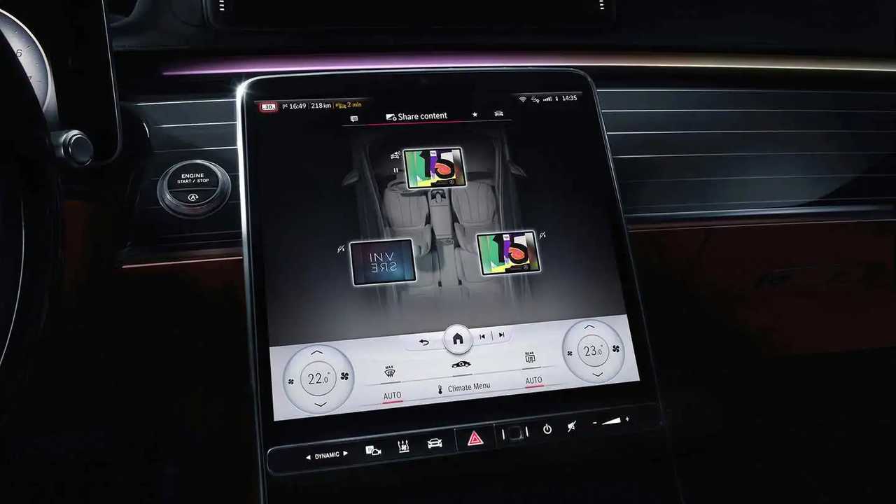 Новый Mercedes-Benz S-класса - центральный монитор