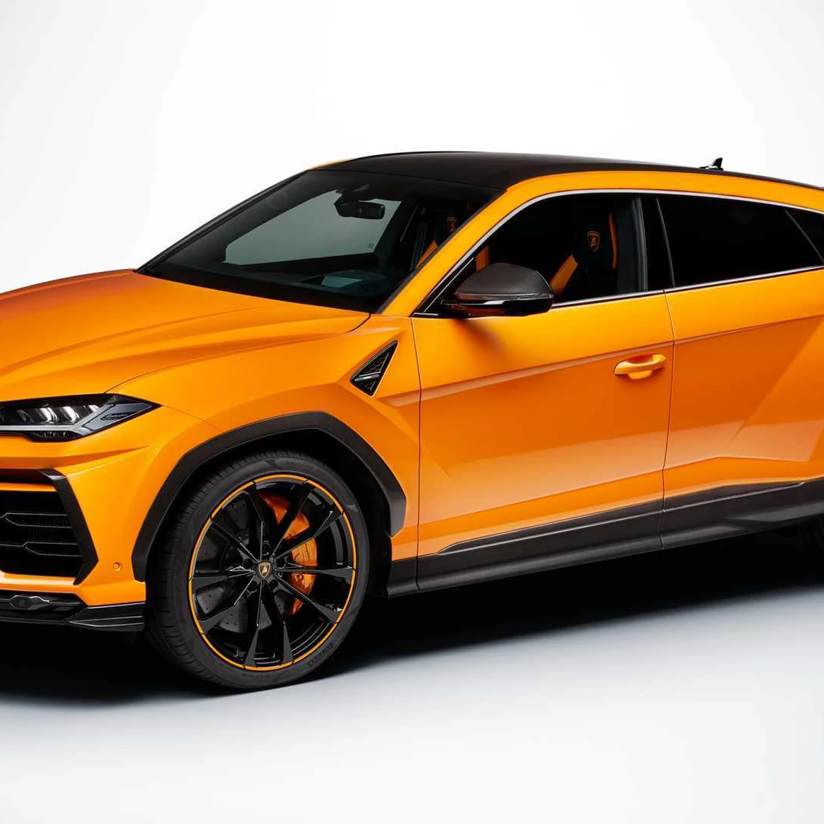 2021 Lamborghini Urus Gets Pearl Capsule Package With Gorgeous Paint