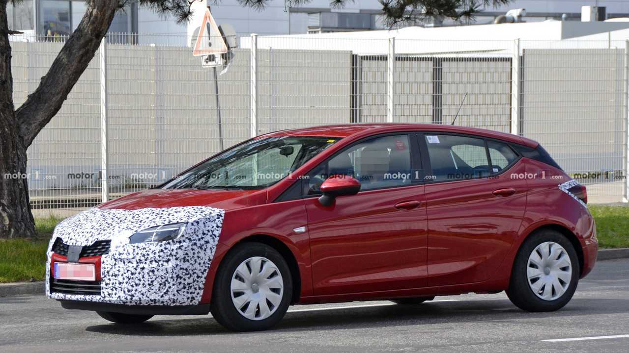 Opel Astra шпионская подтяжка лица фото