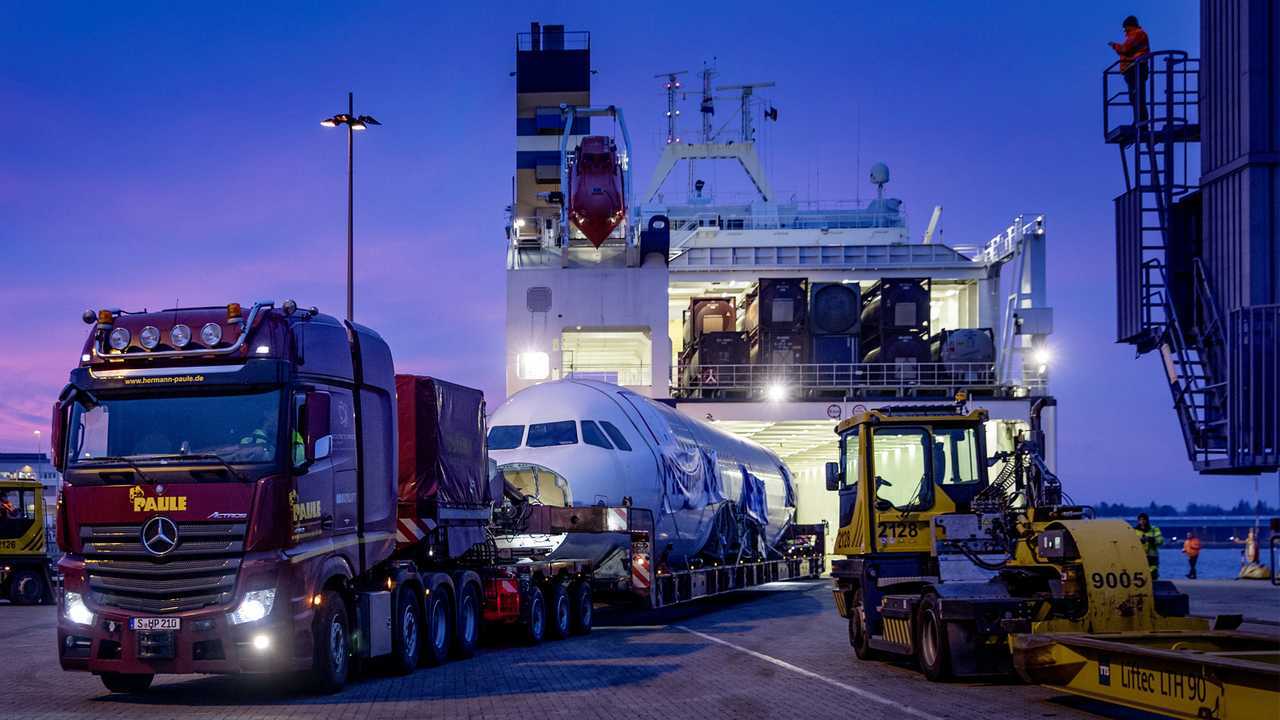 Airbus A320 su Actros SLT