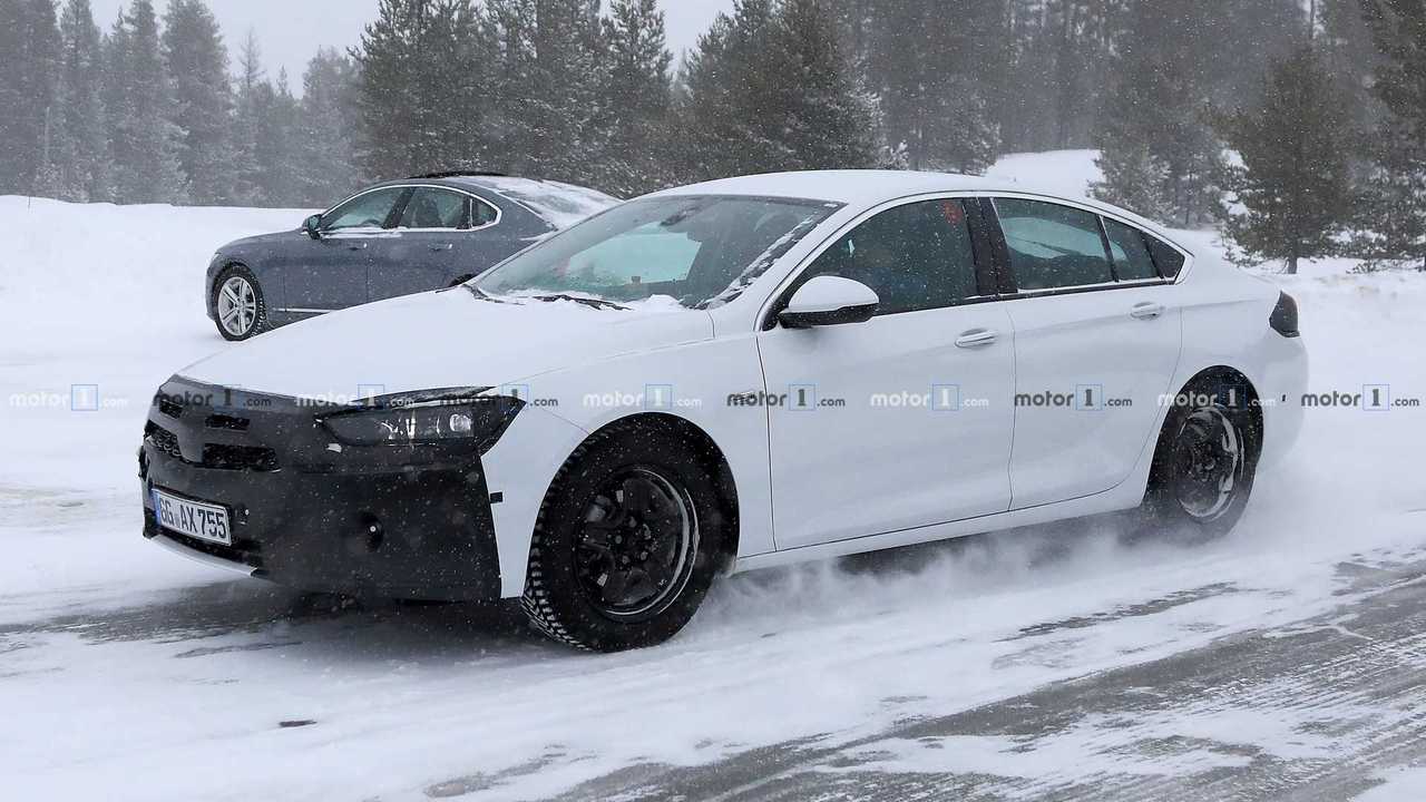 Opel Insignia new spy photo