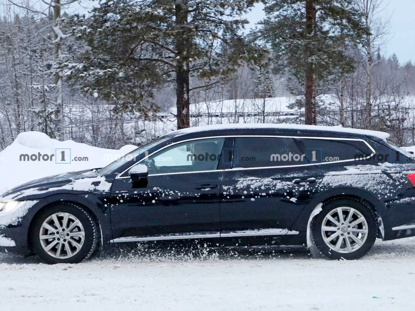 2021-vw-arteon-wagon-spy-photo