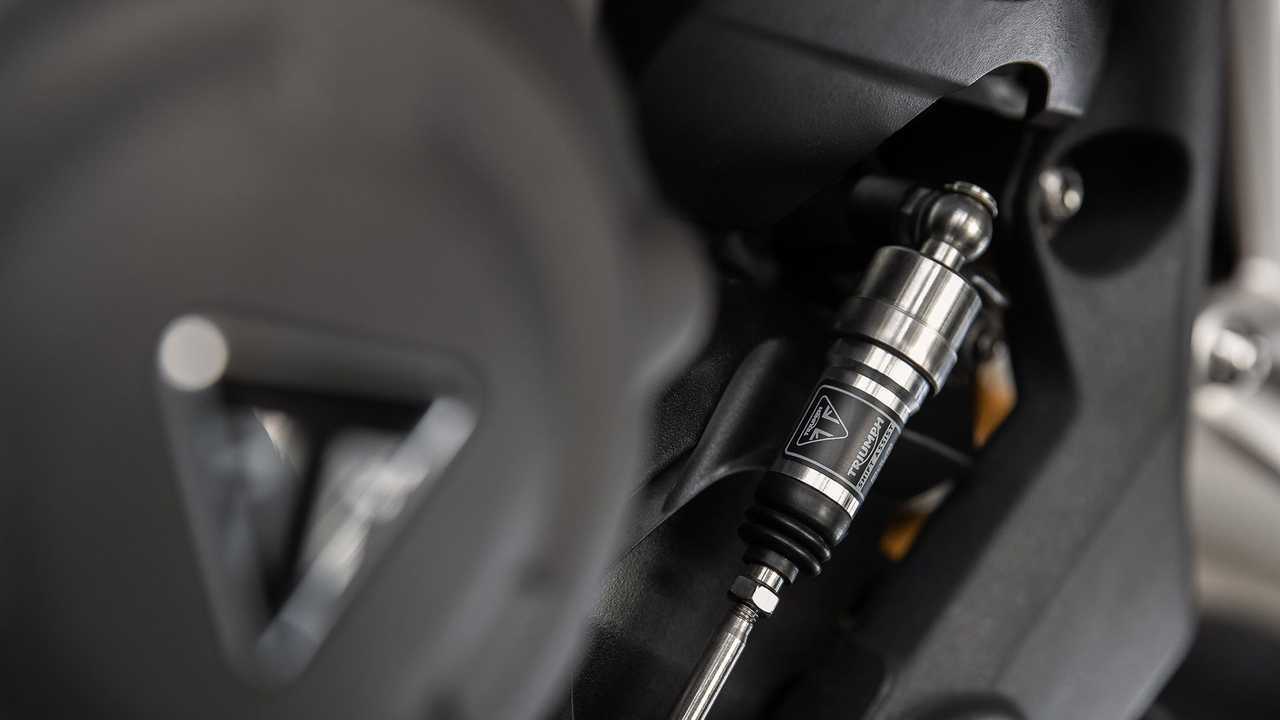2021 Triumph Speed Triple 1200 RS, Detail, Shift assist