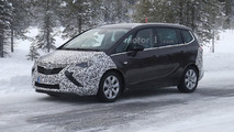 Opel Zafira Facelift spy photo