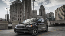 2013 Chrysler Town & Country S 27.11.2012