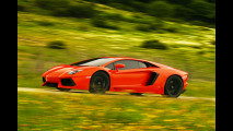 Lamborghini Aventador LP700-4 su strada