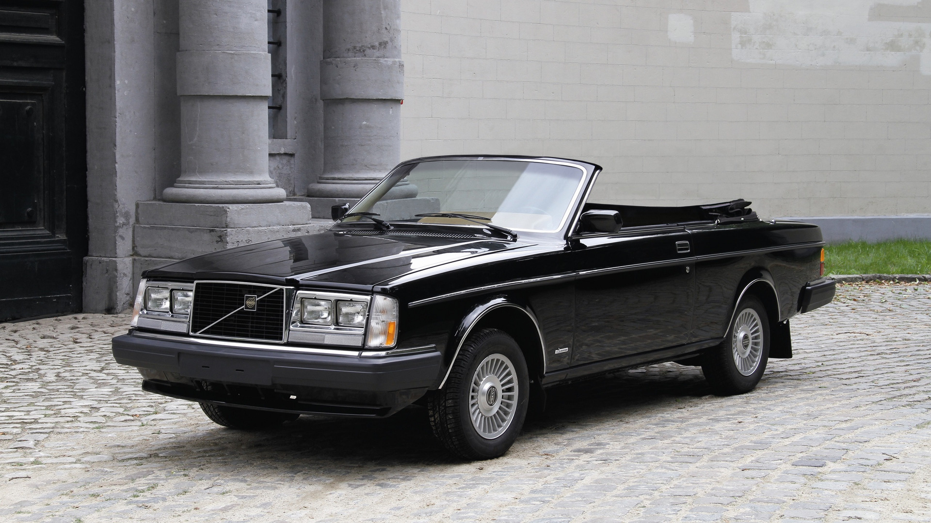 volvo-262c.jpg