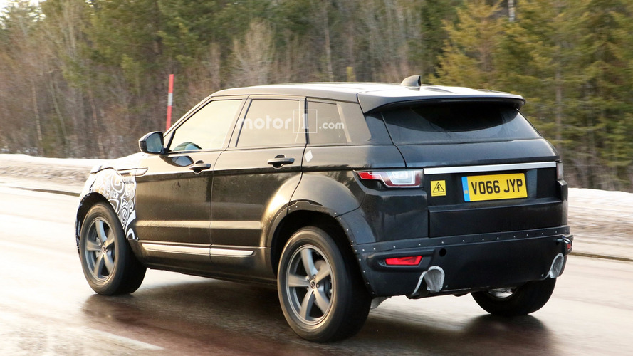 2019 Range Rover Evoque spy photo