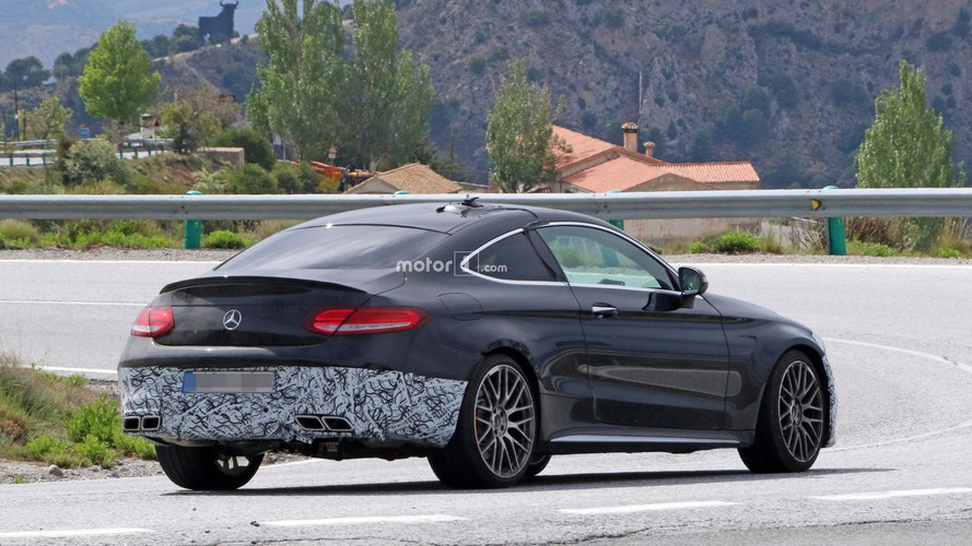 Makyajlı Mercedes-AMG C63 Coupe casus fotoğrafları