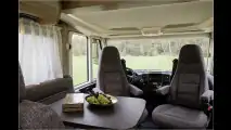 Neue Wohnmobile, neue Wohnwagen