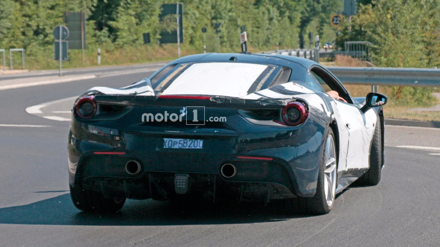 Ferrari 488 Hybrid fotos espía