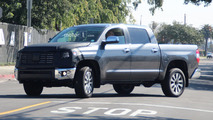 Makyajlı Toyota Tundra casus fotoğrafları