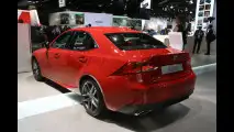 Lexus al Salone di Parigi 2016