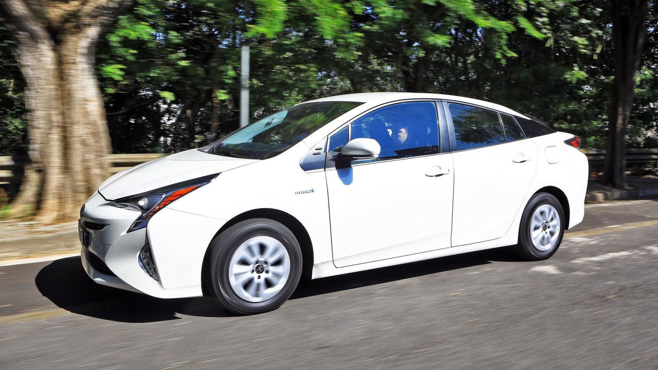 Comparativo - Toyota Prius e Corolla Altis