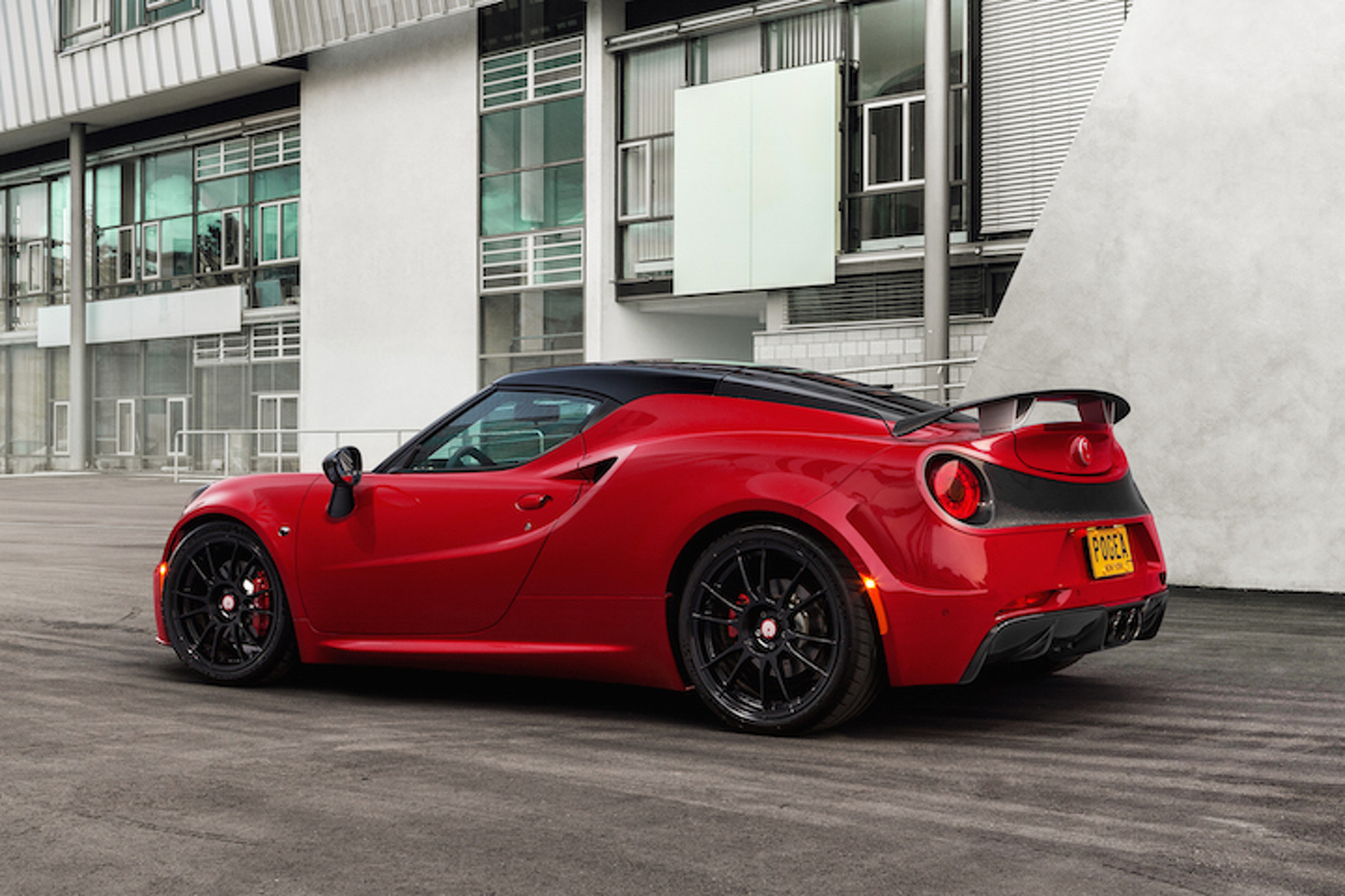 Italian Stallions: Alfa 4C and Fiat 500 Abarth Get Racy Upgrades from Pogea