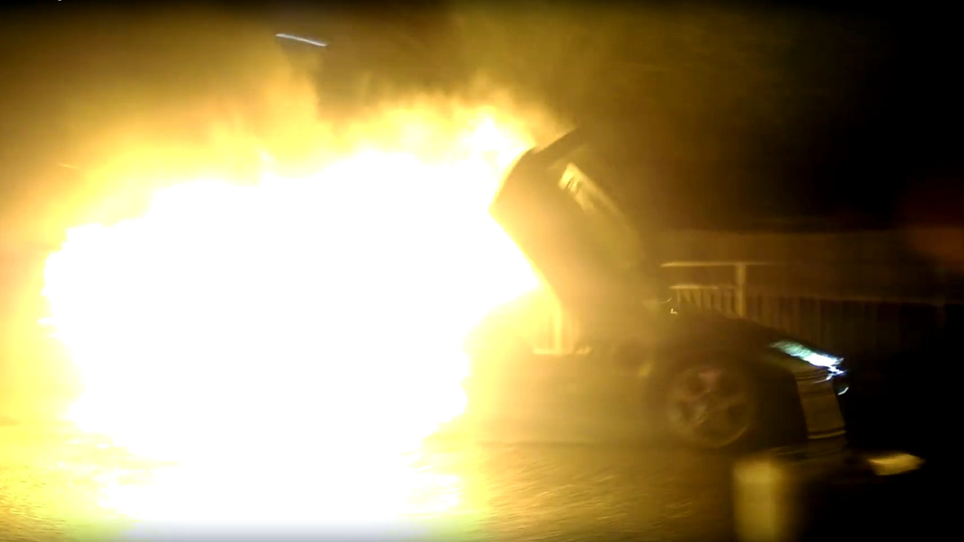 Lamborghini Murciélago burns after crash by intoxicated employee