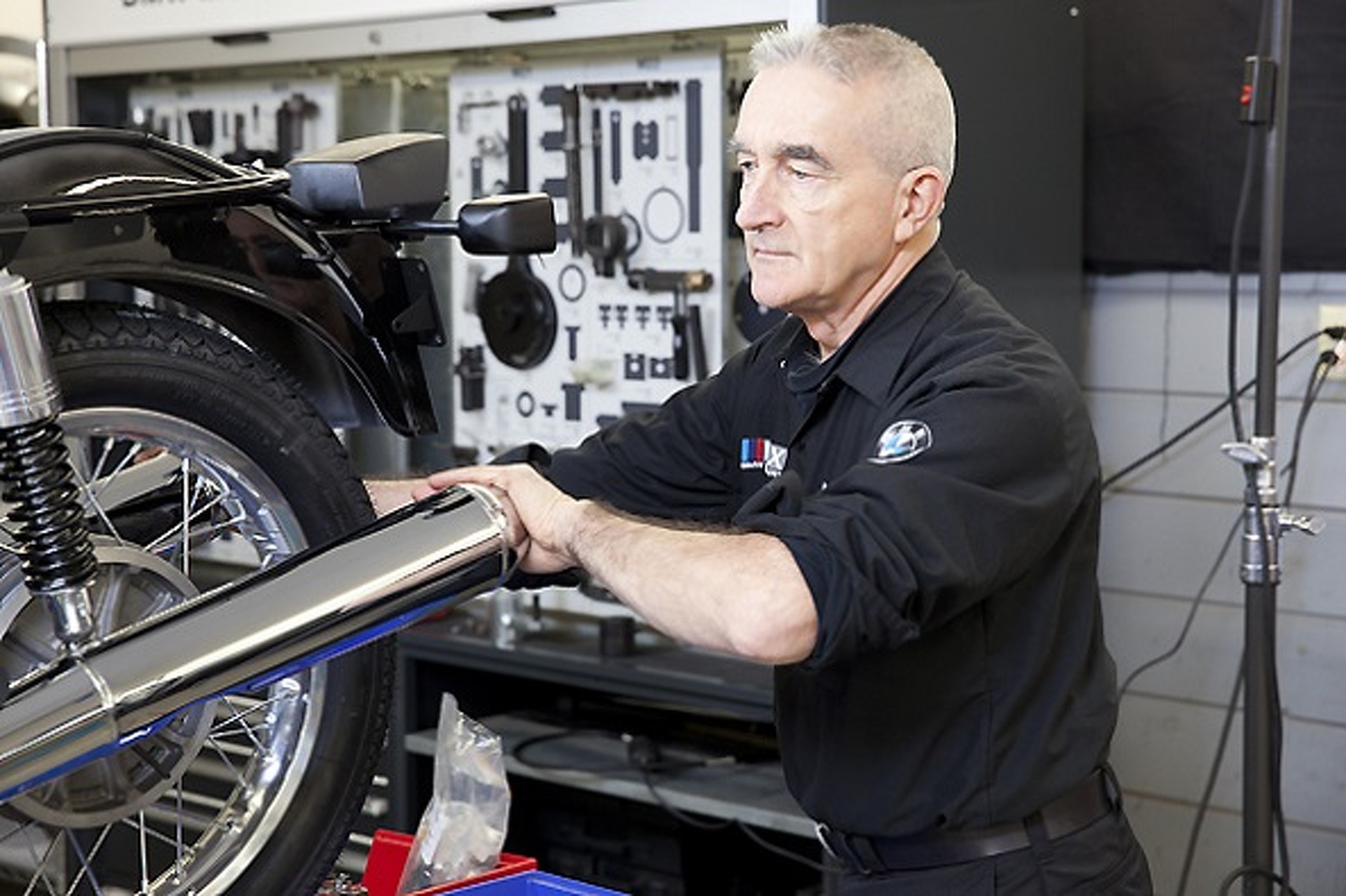 MAX BMW Motorsport Builds a New R90S - Out of a Catalog