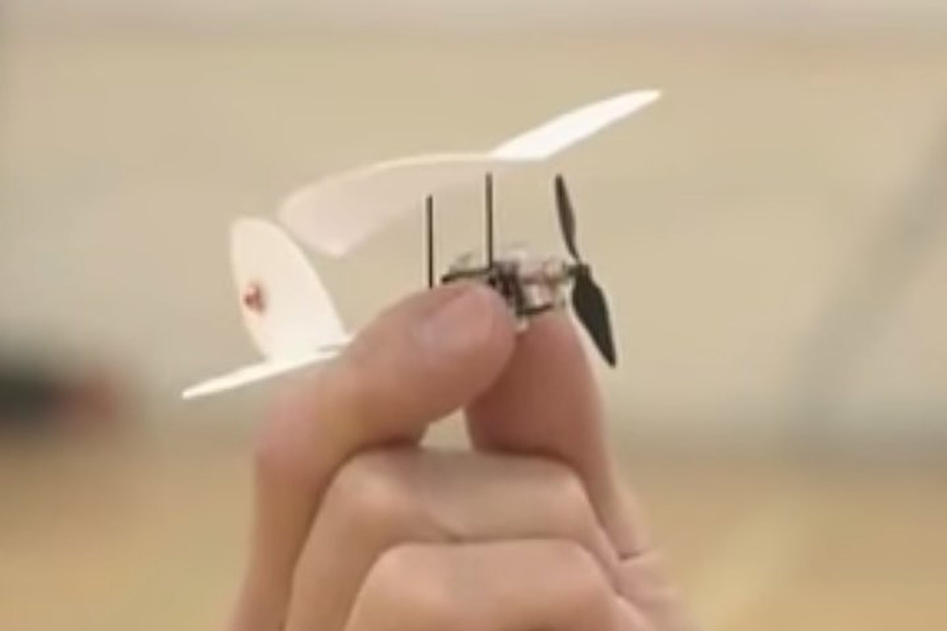 This is the World’s Smallest Remote Control Aircraft [Video]