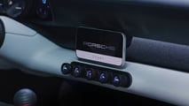 Porsche Mission S con smartphone come sistema di infotainment