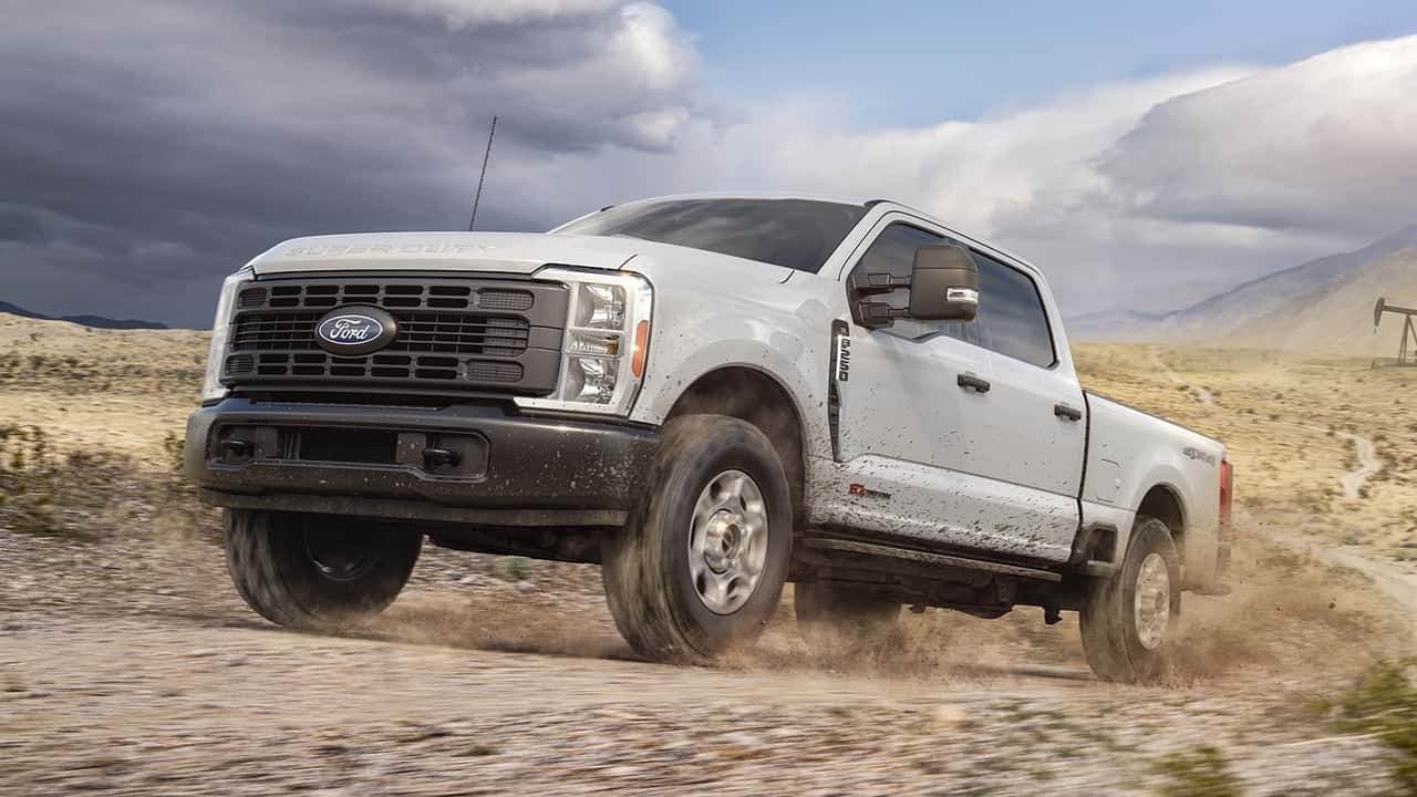 Ford ma w ofercie pakiet, który zmienia F-350 w terenówkę