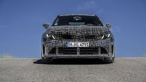 Il prototipo camuffato della BMW M350 xDrive, la serie 3 mild hybrid del 2026