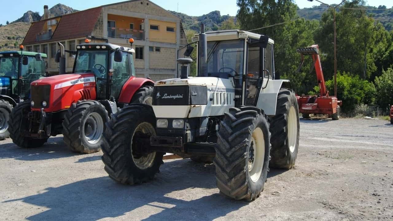 boom-di-trattori-usati-per-cessata-attivita-conviene