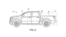 Nissan Frontier 可能會搭載「中央門」設計,專利曝光