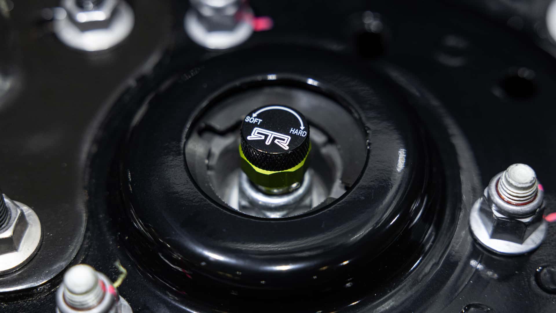 2026-ford-mustang-rtr-spec-5-adjustable-suspension.jpg