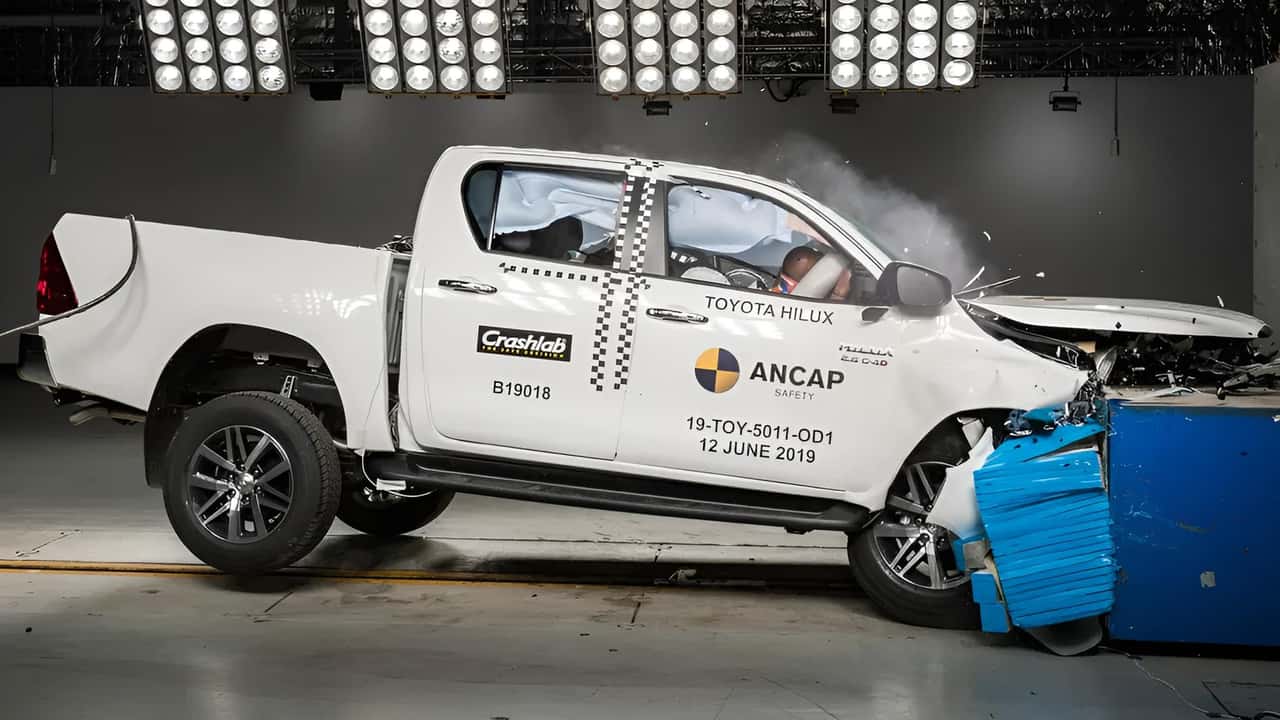 Nova Toyota Hilux é aprovada com nota máxima em teste de segurança