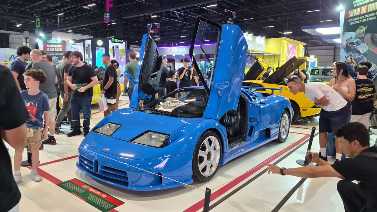 O Bugatti EB110 de 1994 no Salão do Automóvel de 2025 (8)