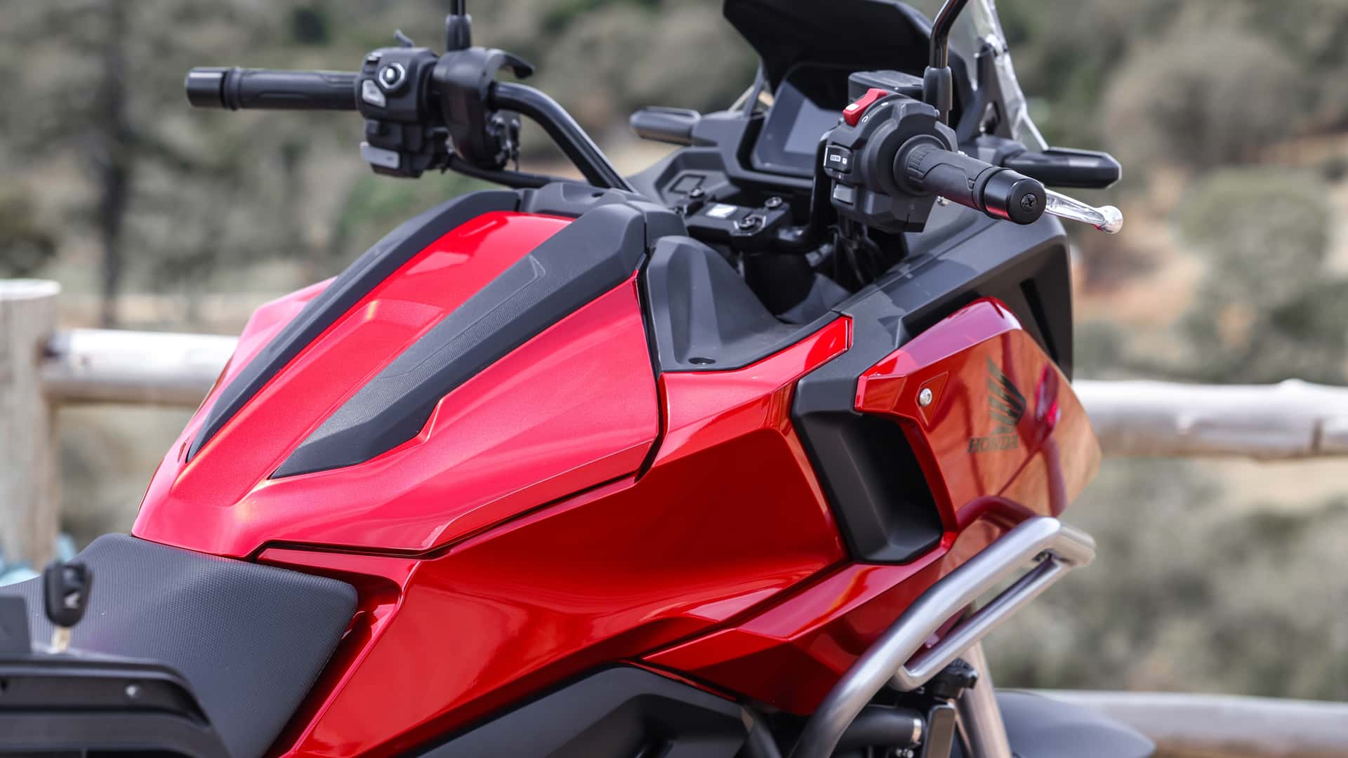 Honda lança NC750X 2026 no Brasil: veja os preços e o que muda
