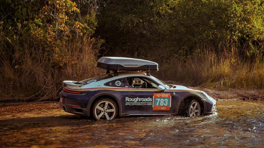 Una familia completó un rally de 3.540 km con su Porsche 911 Dakar