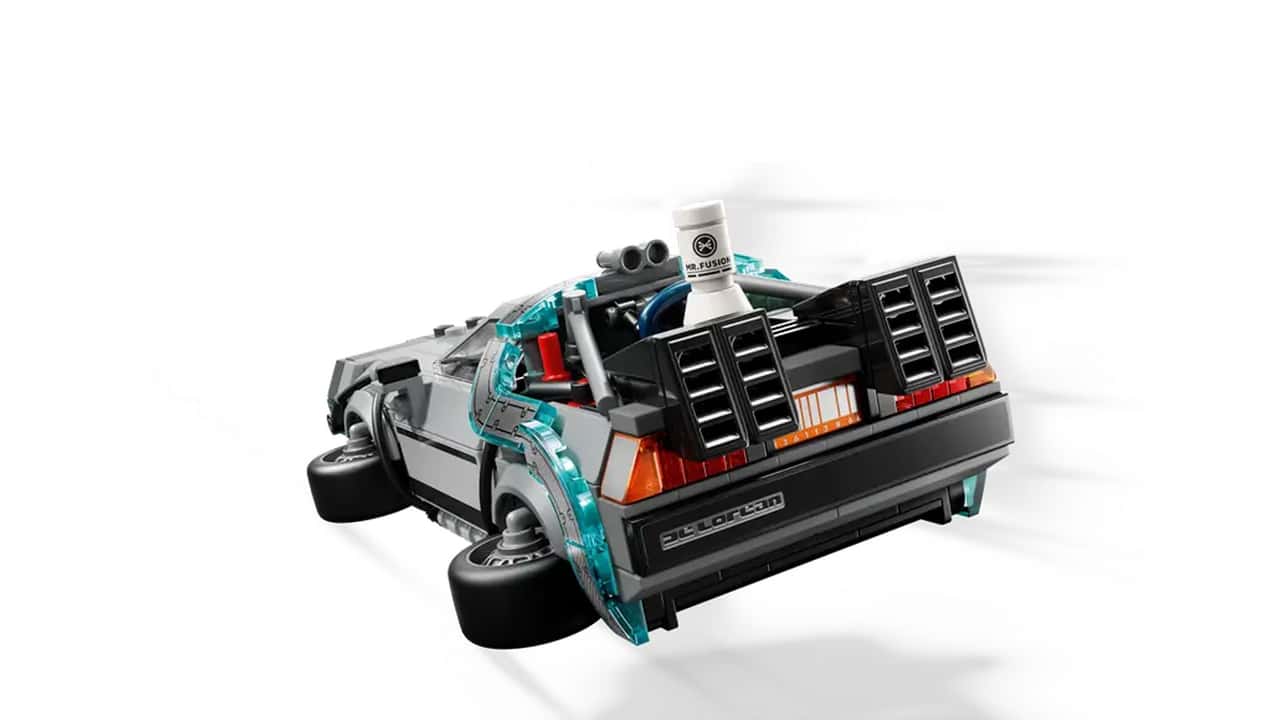 La DeLorean di Lego per i 40 anni di Ritorno al Futuro