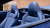 Aston Martin Vanquish Volante (2025) in Morpheus Blue