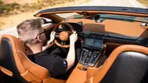 Aston Martin Vanquish Volante (2025) messa alla prova