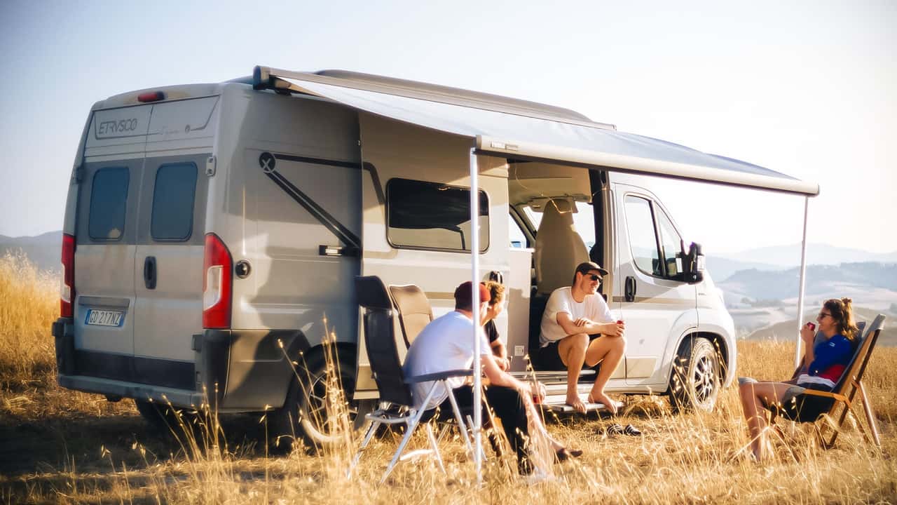 Dimensioni compatte e letti singoli, ecco l'Etrusco CV 600 SB