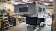Camping-car CyberPhoenix basé sur Tesla Cybertruck