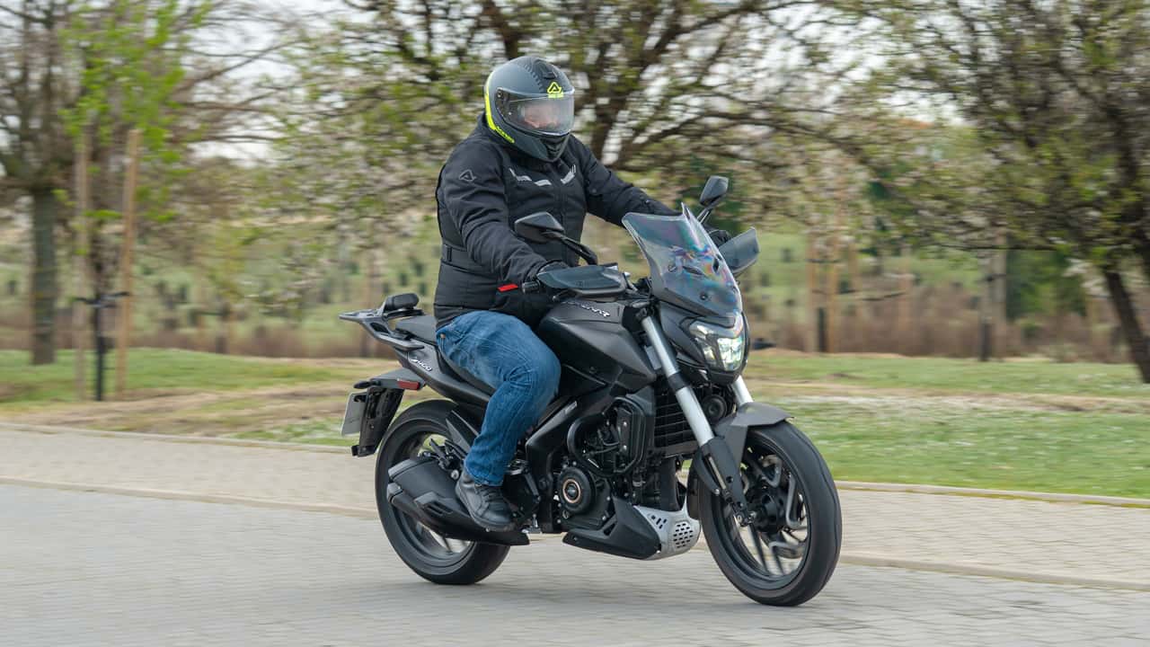 Bajaj Dominar 400 2026, cuando el presupuesto es la clave para tu próxima montura