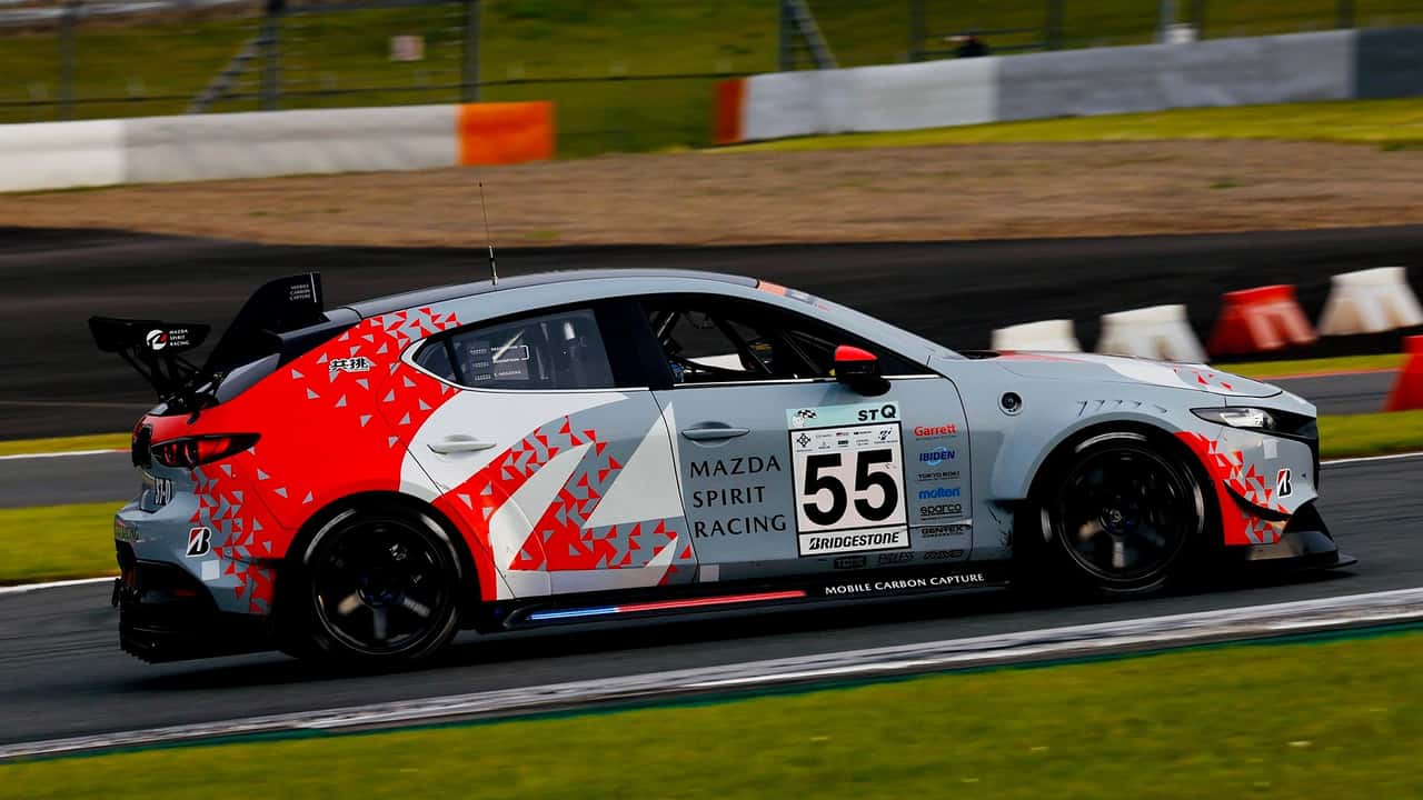 Il test dimostrativo della nuova tecnologia Mazda per la cattura della CO2 a bordo