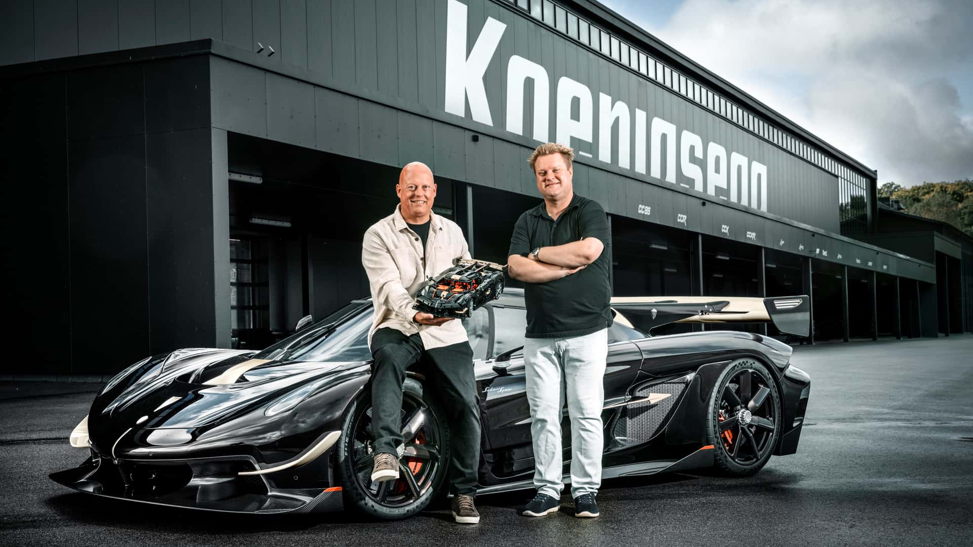 https://cdn.motor1.com/images/mgl/7ZEGr6/s1/lego-technic-koenigsegg-sadair-s-spear.jpg
